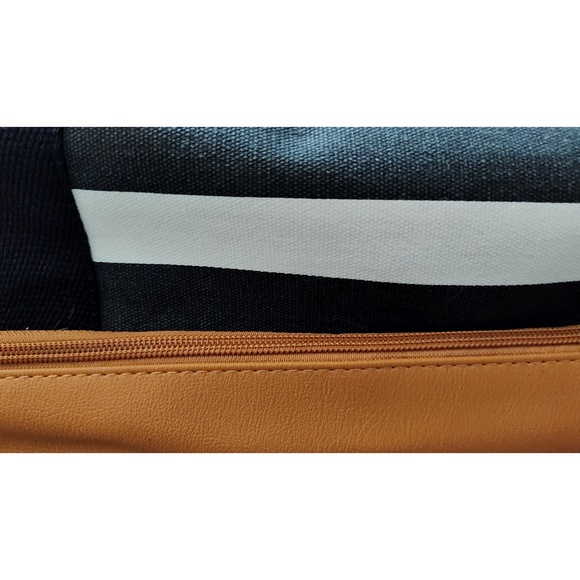 DSW - Large Margaritaville Bag - Exandable Zipper Bottom. Nice - Picture 5 of 8